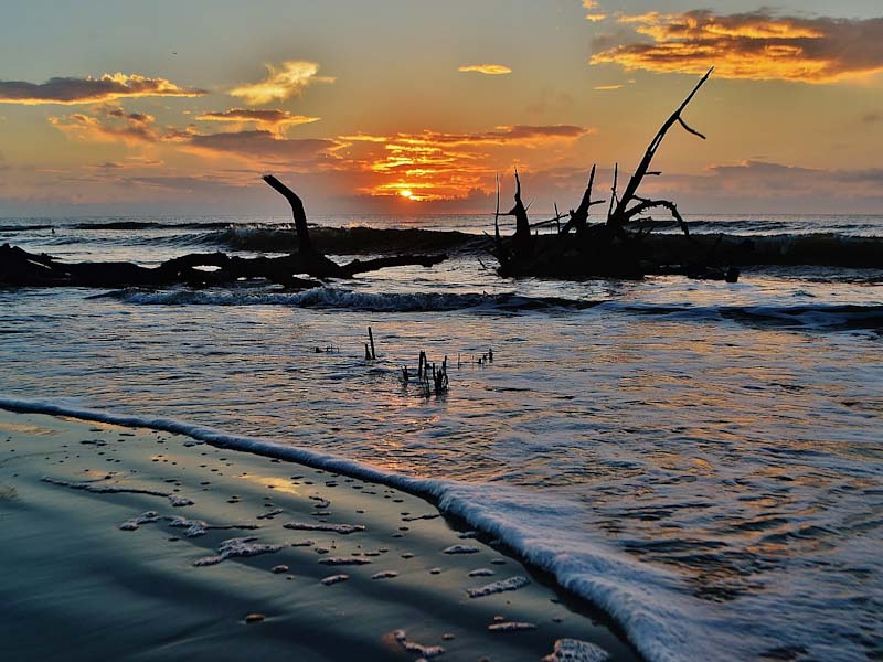 Sunrise on the Atlantic Ocean, Image by Abhay Bharadwaj from Pixabay