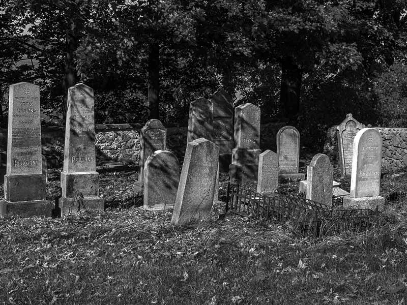 Black and white picture of a cemetery